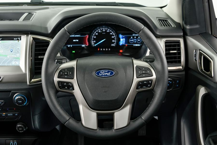 Панель приборов Ford Everest XLT 2019 года  (ZA) (фото 18 из 40)